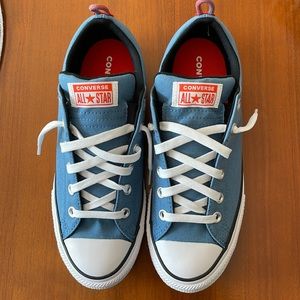 NWOB Unisex Converse All-Star Junior Sneakers